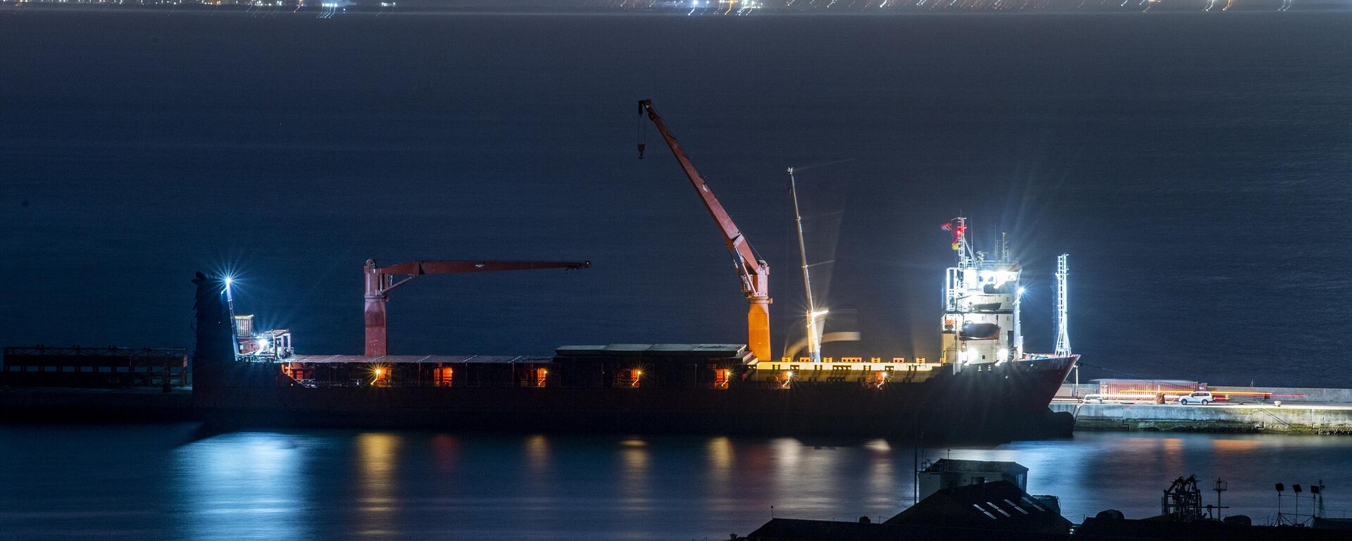 Navio russo Lady R atracado na Base Naval de Simon's Town, perto da Cidade do Cabo, África do Sul, 8 de dezembro de 2022 - Sputnik Brasil, 1920, 13.05.2023