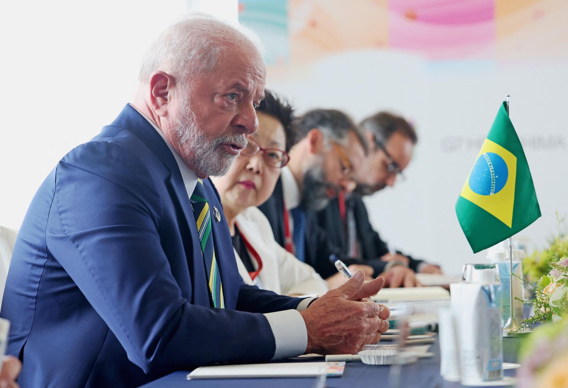 Presidente do Brasil, Luiz Inácio Lula da Silva, discursa durante encontro bilateral às margens da Cúpula do G7 com o primeiro-ministro do Japão, Fumio Kishida, em Hiroshima, Japão, 20 de maio de 2023 - Sputnik Brasil, 1920, 13.06.2023