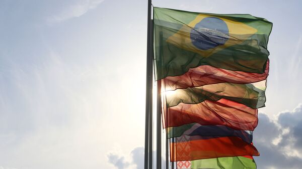 Bandeiras dos BRICS (Brasil, Rússia, Índia, China e África do Sul) - Sputnik Brasil