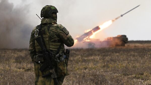 Soldado russo durante a operação militar especial na Ucrânia - Sputnik Brasil