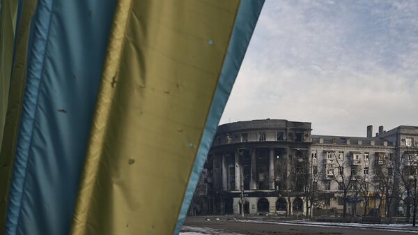 Bandeira ucraniana em Artyomovsk (Bakhmut, na denominação ucraniana). - Sputnik Brasil