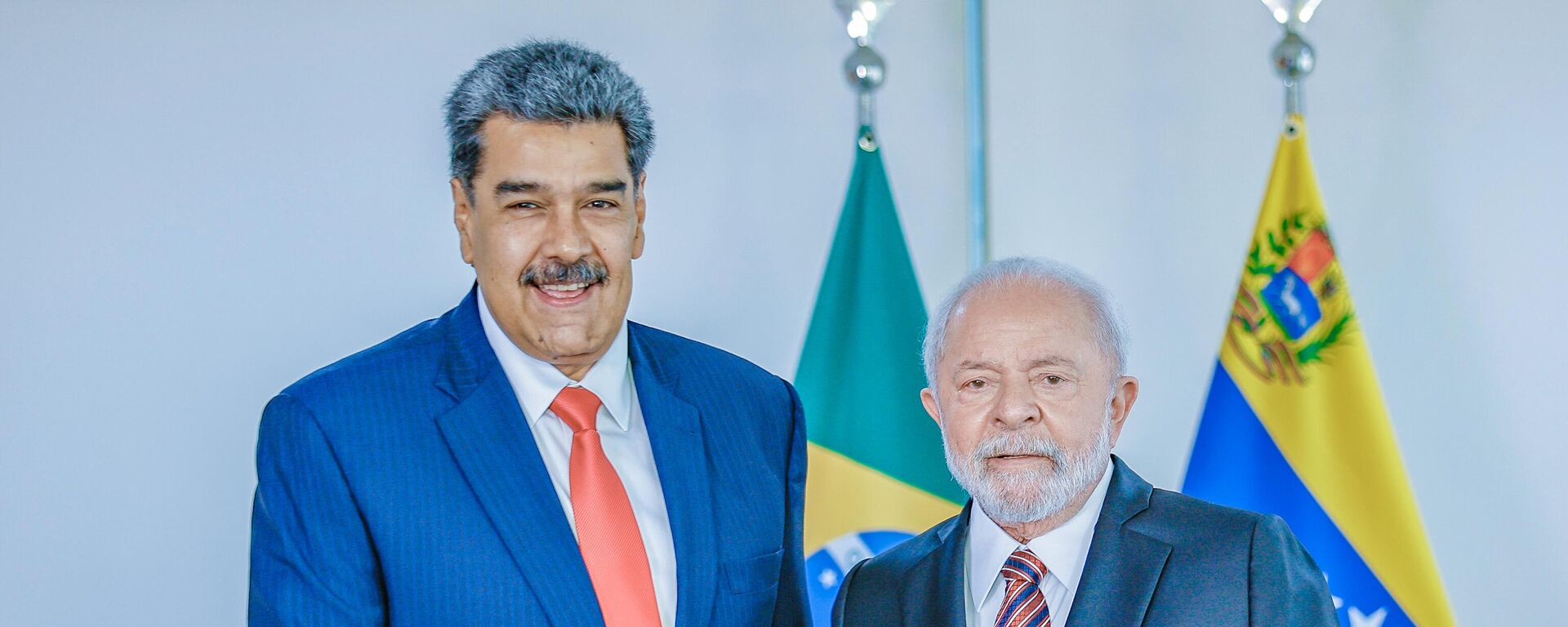 O presidente do Brasil, Luiz Inácio Lula da Silva, durante reunião privada com o presidente da Venezuela, Nicolás Maduro, em 29 de maio de 2023 - Sputnik Brasil, 1920, 30.05.2023