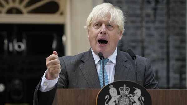 O então primeiro-ministro britânico, Boris Johnson, em Downing Street, em Londres. Reino Unido, 6 de setembro de 2022 - Sputnik Brasil