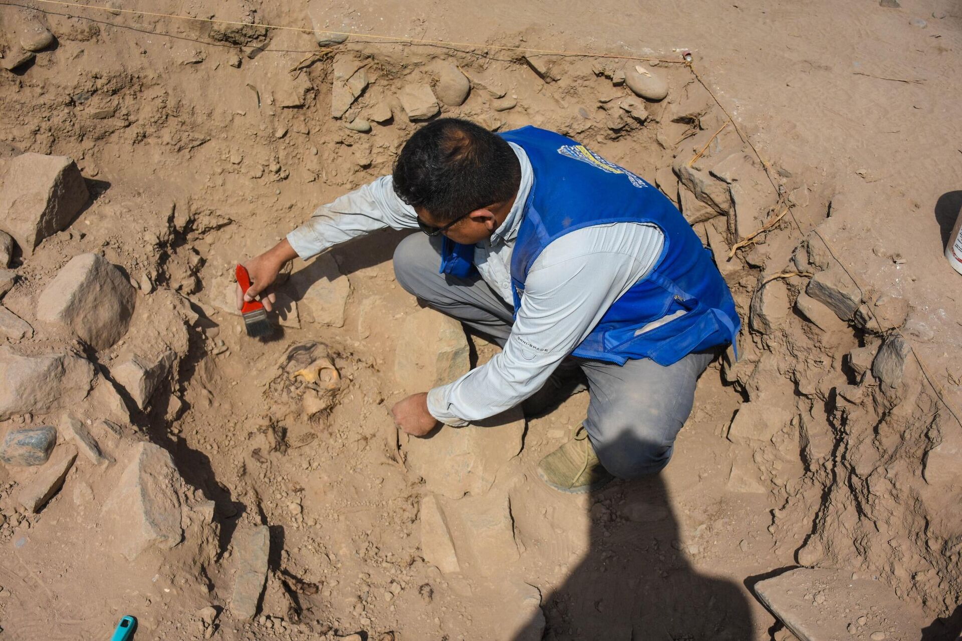 Múmia de mais de 3 mil anos com oferendas 'post mortem' é encontrada no Peru - Sputnik Brasil, 1920, 14.06.2023