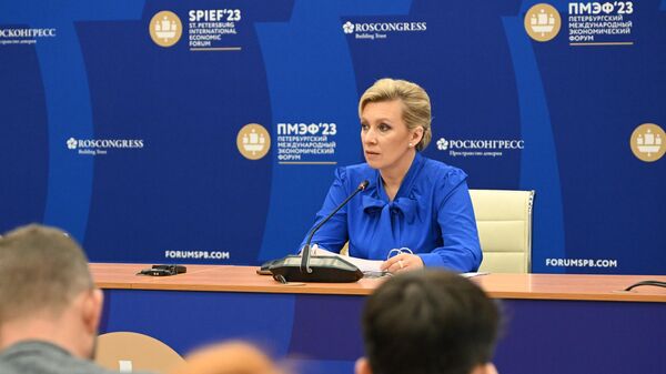 Briefing de imprensa da representante oficial do Ministério das Relações Exteriores Maria Zakharova no Fórum Econômico Internacional de São Petersburgo. - Sputnik Brasil