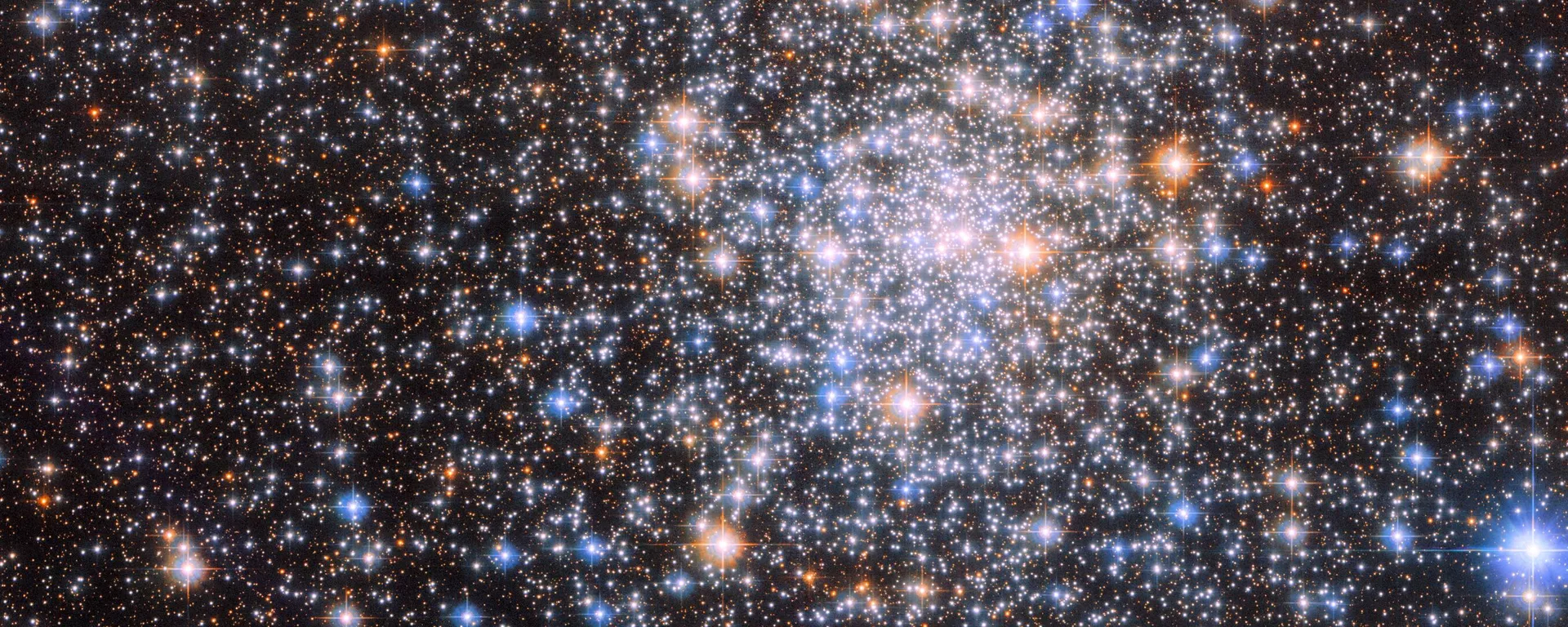 O Telescópio Espacial Hubble divulgou uma imagem do aglomerado globular NGC 6544, localizado a mais de oito mil anos-luz de nosso planeta, na constelação de Sagitário - Sputnik Brasil, 1920, 25.01.2026