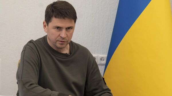 Conselheiro do chefe do gabinete do presidente da Ucrânia Mikhail Podolyak fala durante uma entrevista com a Associated Press em Kiev, Ucrânia, 28 de setembro de 2022. - Sputnik Brasil