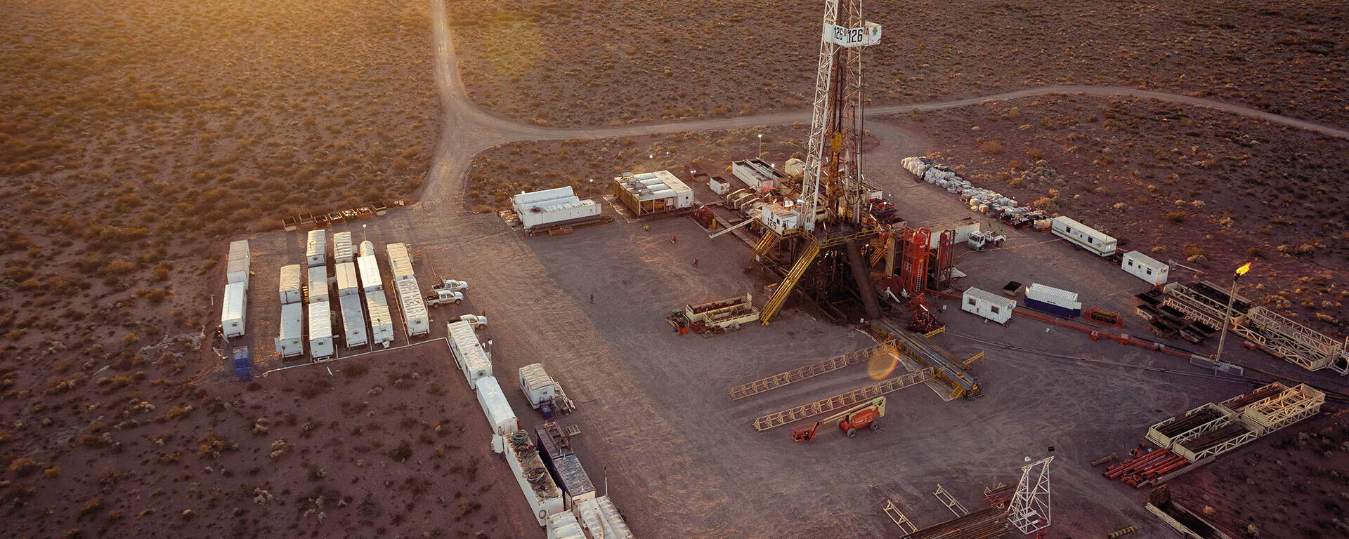 Campo de petróleo e gás em Vaca Muerta, na Argentina (foto de arquivo) - Sputnik Brasil, 1920, 26.11.2024