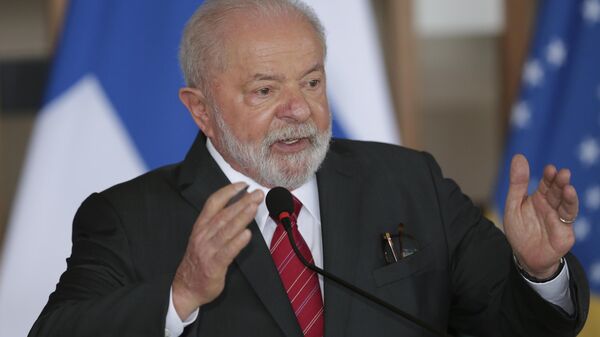 O presidente brasileiro Luiz Inácio Lula da Silva fala durante uma coletiva de imprensa após uma reunião com o presidente da Finlândia no palácio do Itamaraty, em Brasília, Brasil, 1º de junho de 2023 - Sputnik Brasil