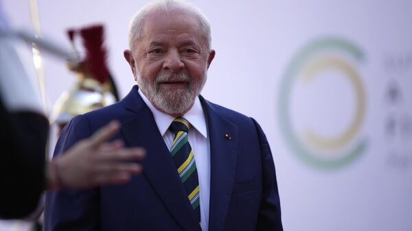 O presidente brasileiro Luiz Inácio Lula da Silva chega para a sessão de encerramento da Nova Cúpula do Pacto Financeiro Global, 23 de junho de 2023 em Paris - Sputnik Brasil