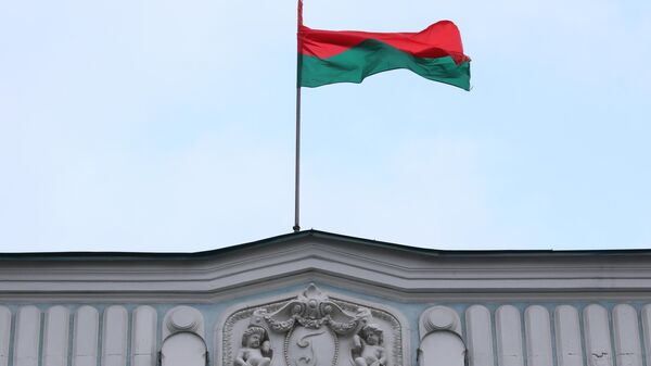 Bandeira de Belarus na embaixada do país em Moscou, Rússia, em 24 de março de 2023 - Sputnik Brasil