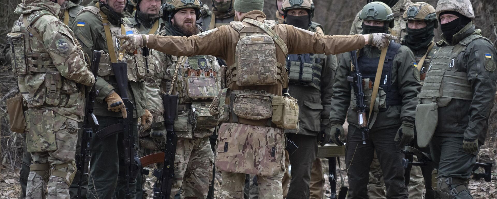 Militares ucranianos participam de treinamento de combate na região de Kiev, Ucrânia, 3 de março de 2023 - Sputnik Brasil, 1920, 15.11.2023