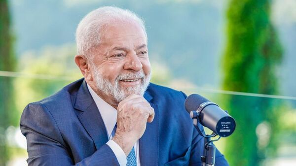 O presidente Luiz Inácio Lula da Silva conversa com o jornalista Marcos Uchoa no programa Conversa com o Presidente. Puerto Iguazú, Argentina, 4 de julho de 2023 - Sputnik Brasil