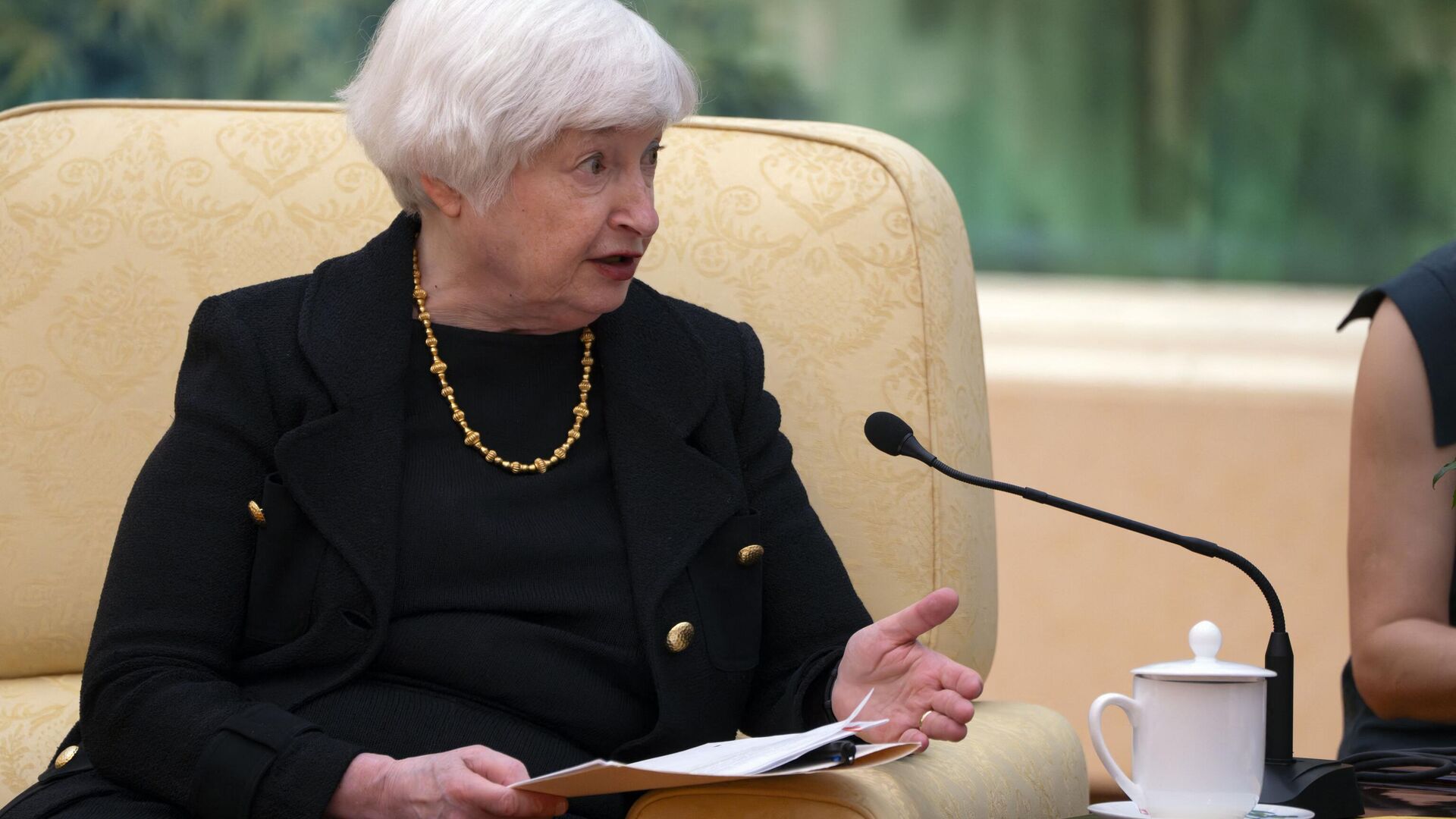 Janet Yellen, secretária do Tesouro dos EUA, fala durante reunião com Li Qiang, primeiro-ministro chinês (fora da foto) no Grande Salão do Povo em Pequim, China, 7 de julho de 2023 - Sputnik Brasil, 1920, 07.07.2023