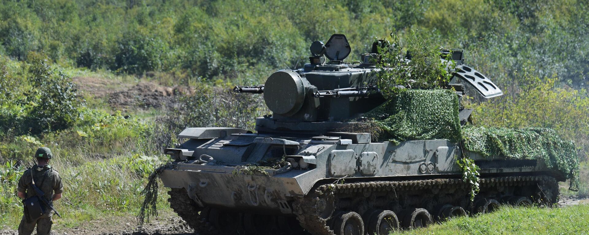Tropas russas durante os exercícios estratégicos do Estado-Maior Vostok-2022 - Sputnik Brasil, 1920, 23.06.2025