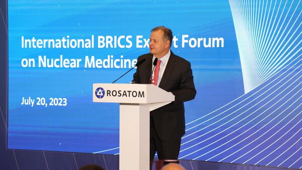 Embaixador do Brasil em Moscou, Rodrigo Baena Soares, discursa na cerimônia de abertura do Fórum Internacional de Especialistas do BRICS em Medicina Nuclear, em Moscou, Rússia, 20 de julho de 2023.  - Sputnik Brasil