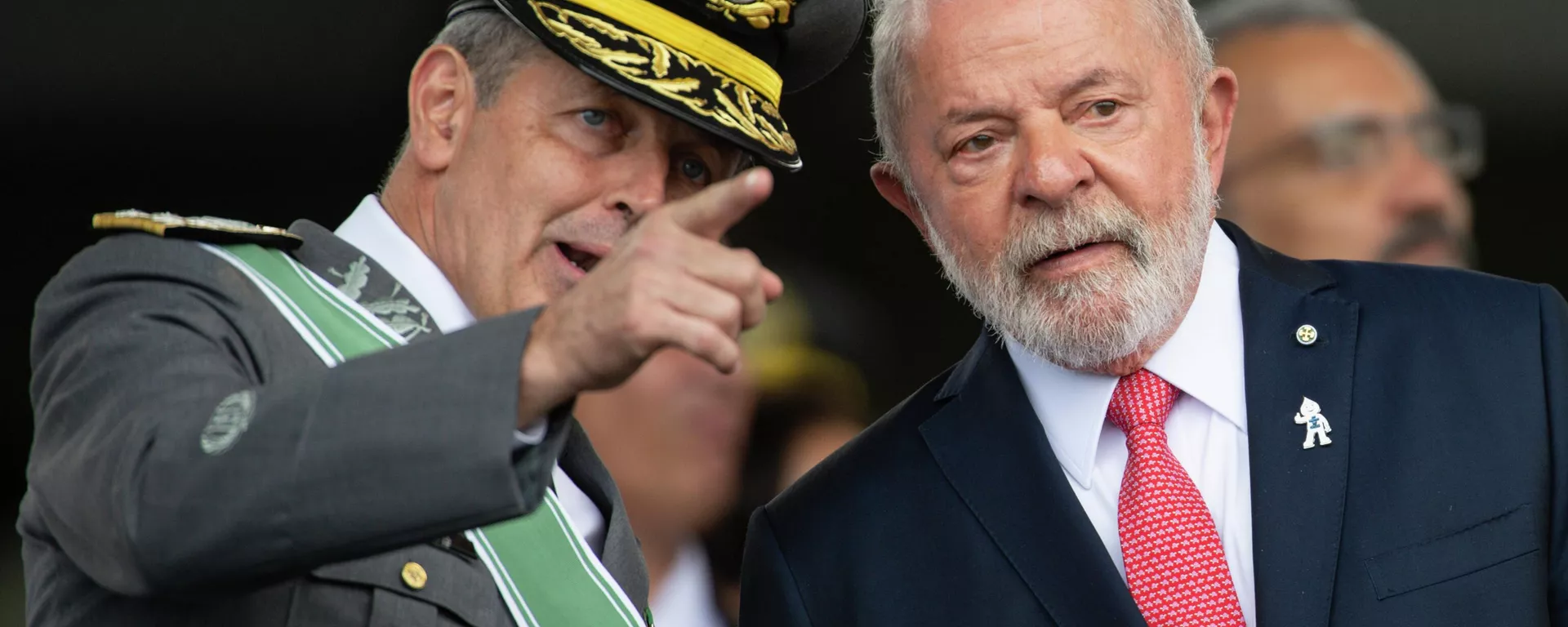 O comandante do Exército, general Tomás Paiva, e o presidente brasileiro, Luiz Inácio Lula da Silva, durante cerimônia comemorativa do Dia do Exército, no Quartel-General do Exército. Brasília, 19 de abril de 2023 - Sputnik Brasil, 1920, 08.04.2024