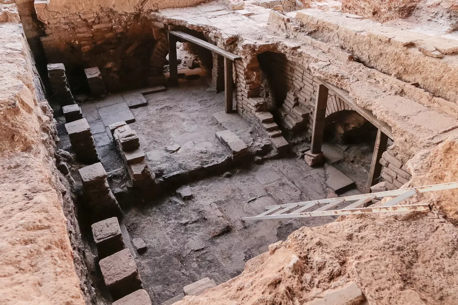 Em Mérida, na Espanha, arqueólogos descobriram um maciço local de banho romano em excelente condição - Sputnik Brasil, 1920, 23.07.2023