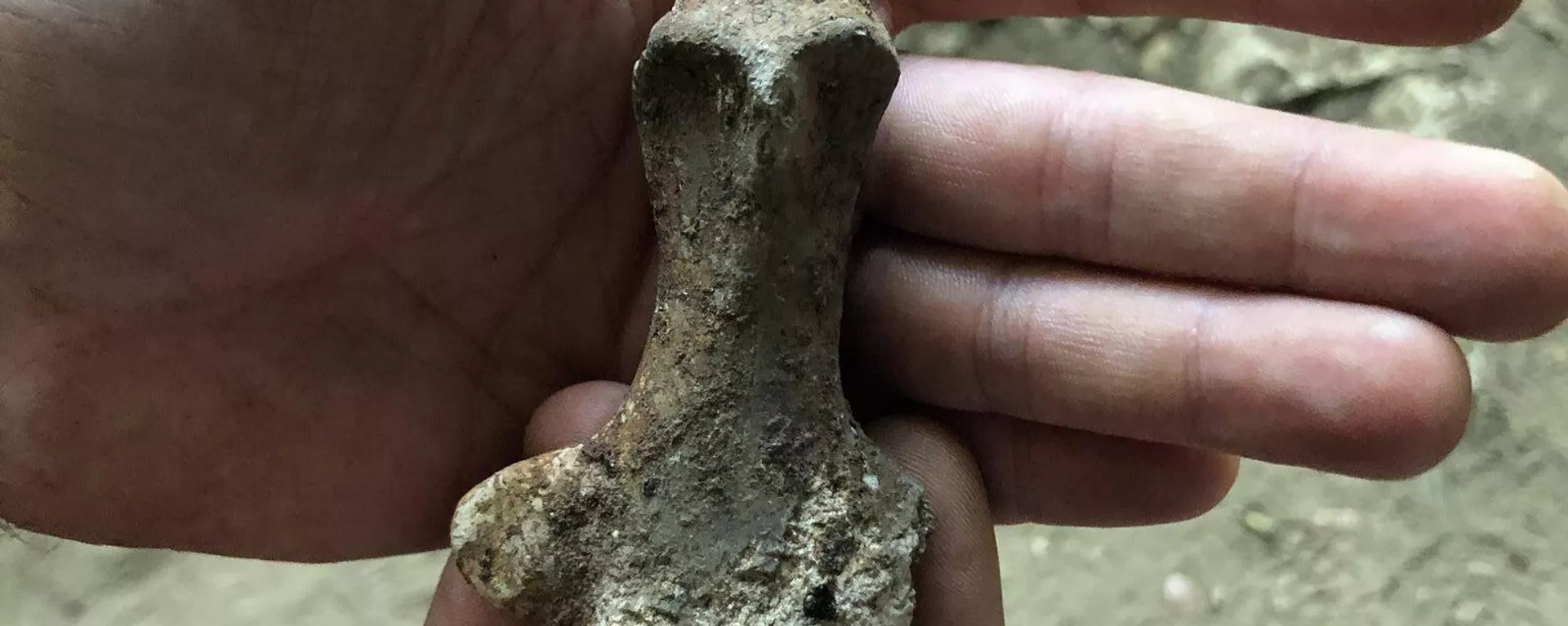 Figura feminina de barro de 7.000 anos - Sputnik Brasil, 1920, 14.01.2024