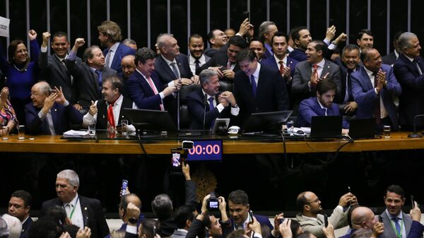 Comemoração da aprovação em primeiro turno da Reforma Tributária na Câmara dos Deputados - Sputnik Brasil