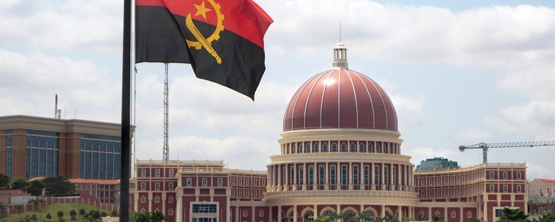 Edifício da Assembleia Nacional em Luanda, Angola Edifício da Assembleia Nacional em Luanda, Angola - Sputnik Brasil, 1920, 11.11.2025
