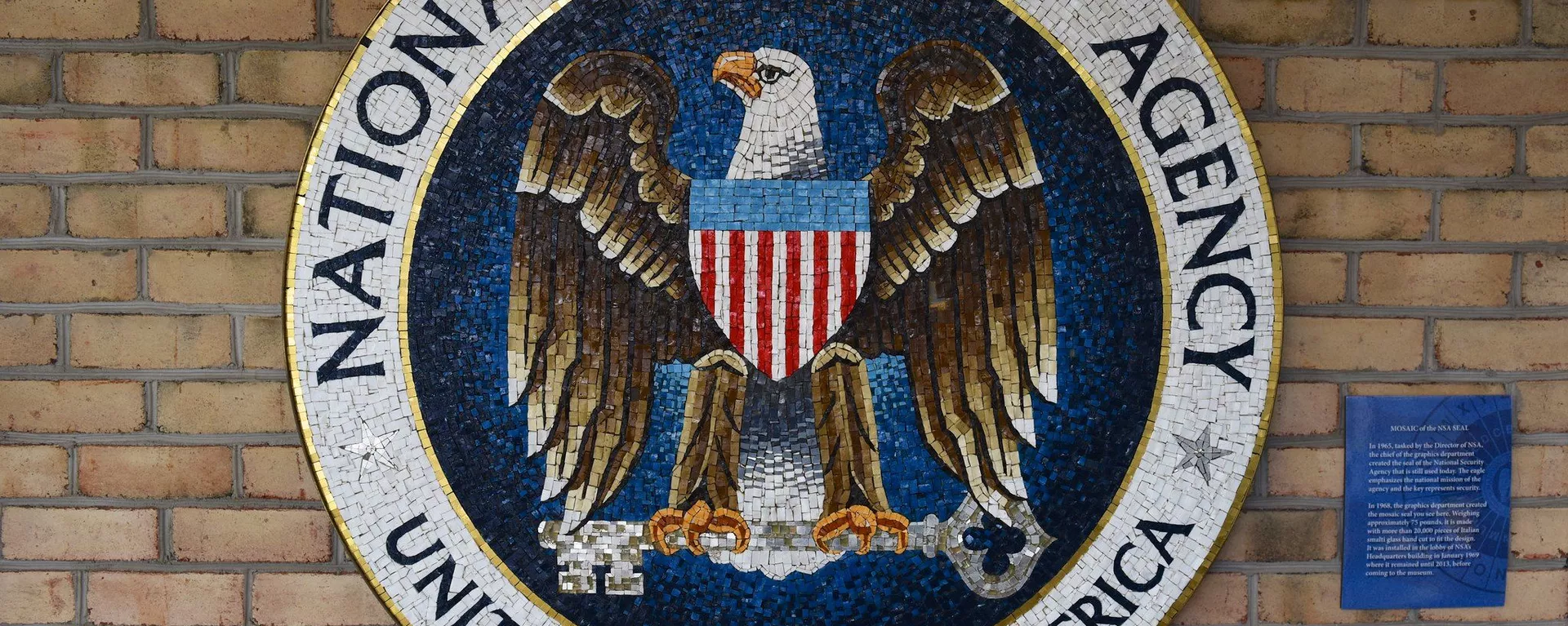 Mosaico do selo da NSA no Museu Criptológico Nacional - Sputnik Brasil, 1920, 29.04.2024