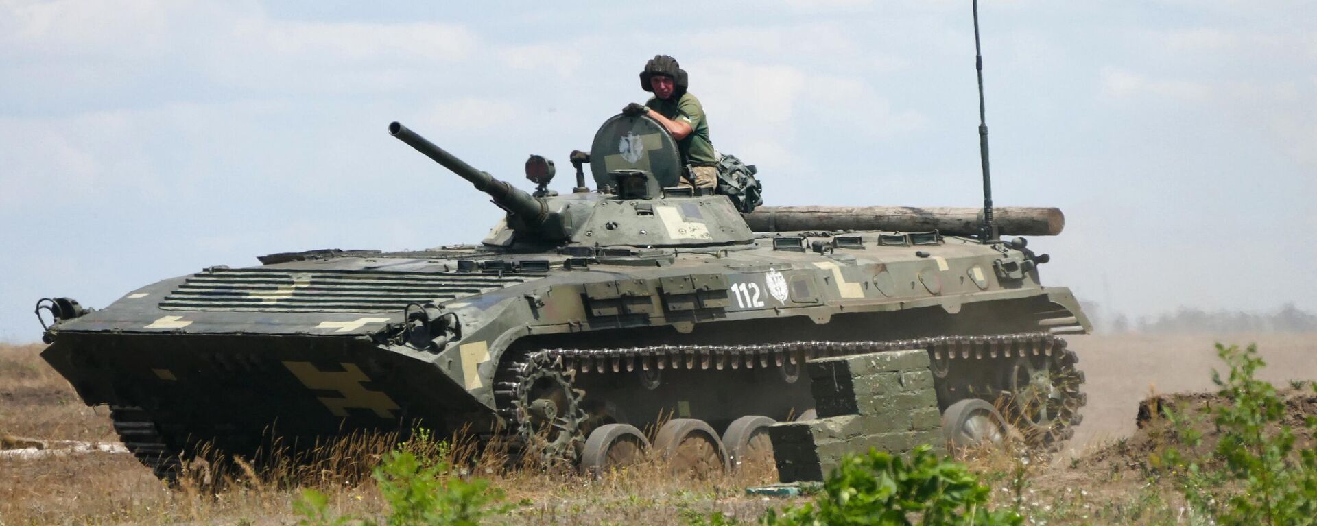 Um veículo de combate de infantaria ucraniano BMP-1 visto durante o exercício militar Sea Breeze (Brisa do mar) 2019, em Odessa - Sputnik Brasil, 1920, 01.08.2023
