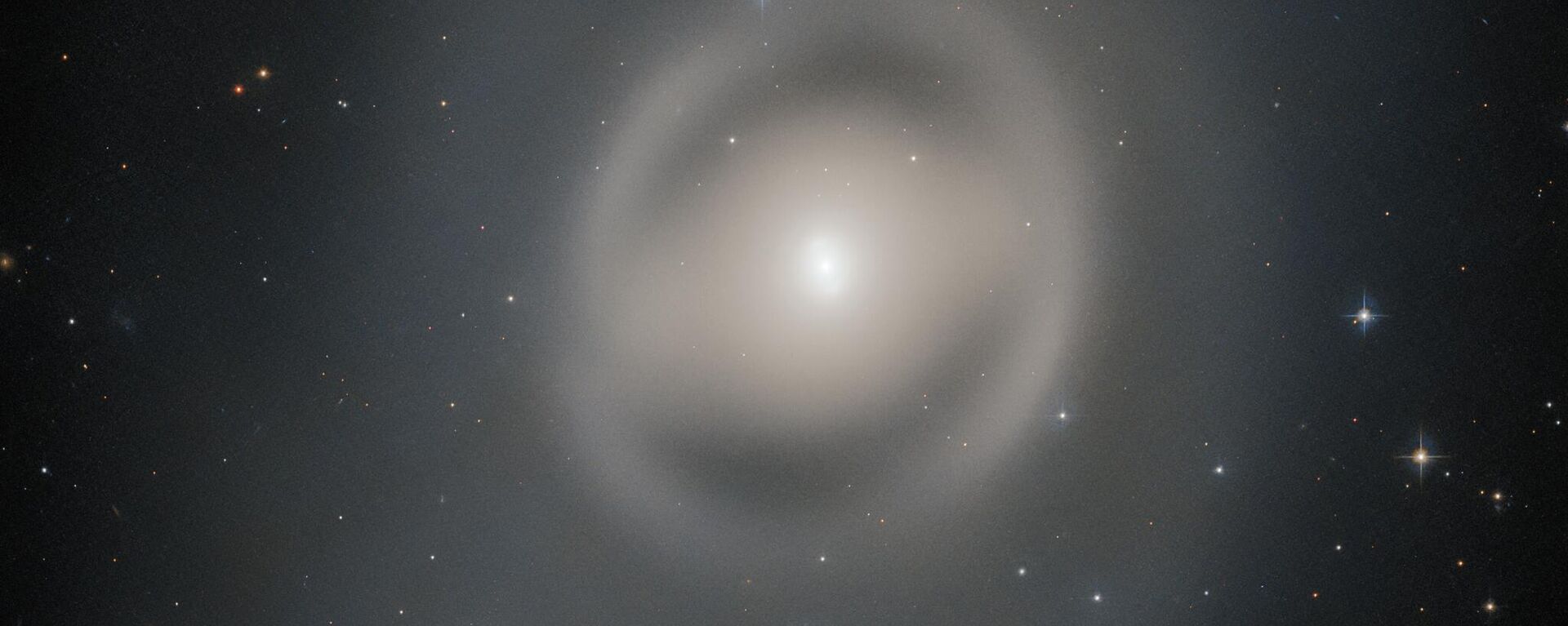 Galáxia lenticular NGC 6684 - Sputnik Brasil, 1920, 11.03.2025