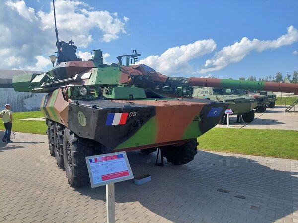 Veículo militar blindado francês AMX-10RCR. - Sputnik Brasil