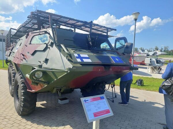 Veículo blindado finlandês de transporte de pessoal XA-180 Pasi. - Sputnik Brasil
