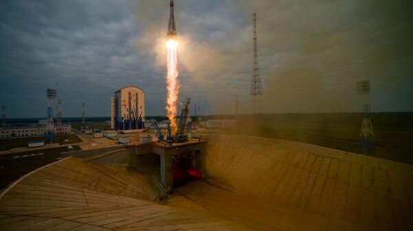 Lançamento do foguete Soyuz 2.1b com o estágio superior Fregat e a estação espacial Luna-25 do cosmódromo Vostochny, Rússia, 11 de agosto de 2023 - Sputnik Brasil
