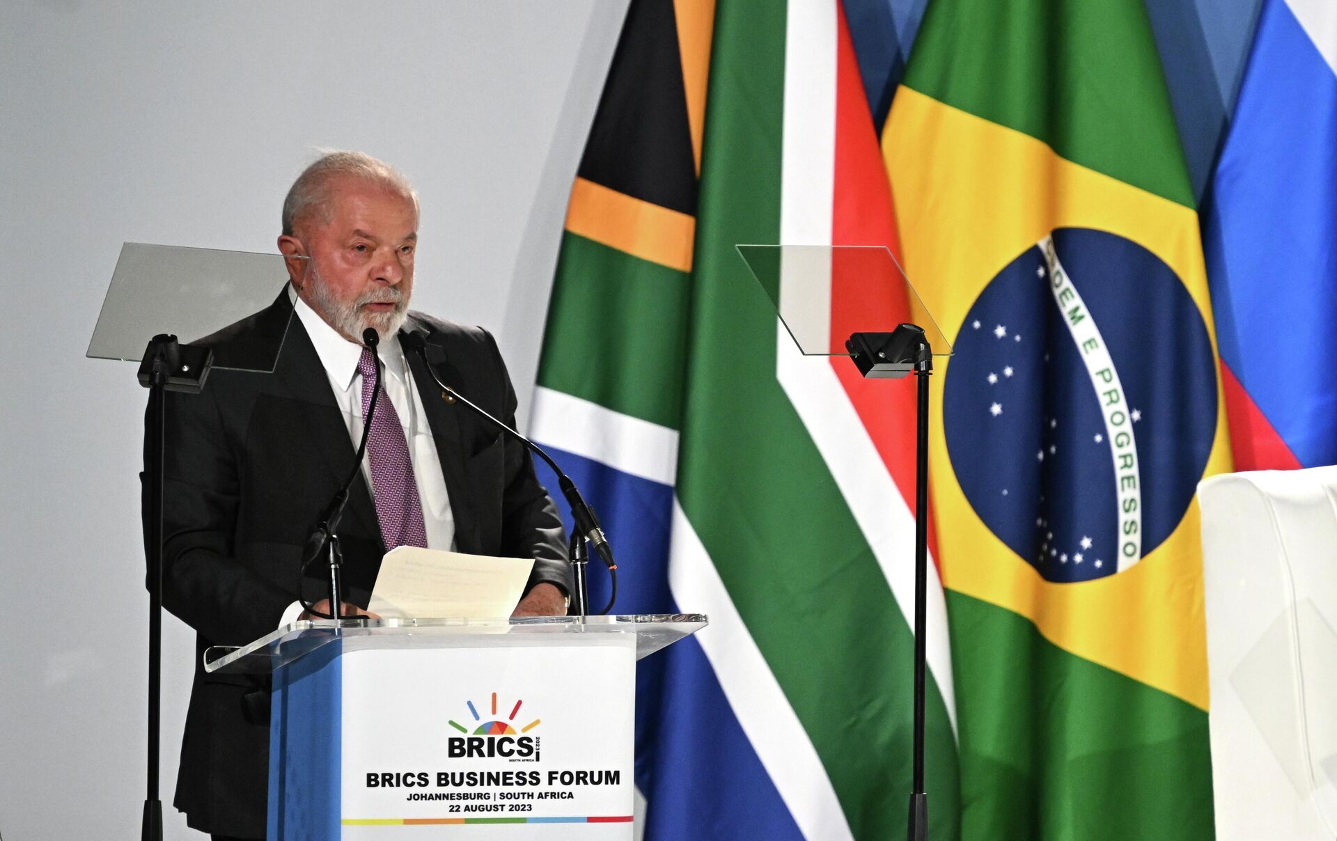 O presidente brasileiro, Luiz Inácio Lula da Silva, discursa na 15ª Cúpula do BRICS em Joanesburgo, África do Sul - Sputnik Brasil, 1920, 22.08.2023
