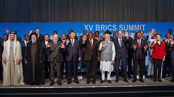 Presidente da República, Luiz Inácio Lula da Silva, e presidentes dos países amigos do BRICS, posam para foto oficial após a reunião do grupo, no Sandton Convention Centre. Joanesburgo - África do Sul - Sputnik Brasil