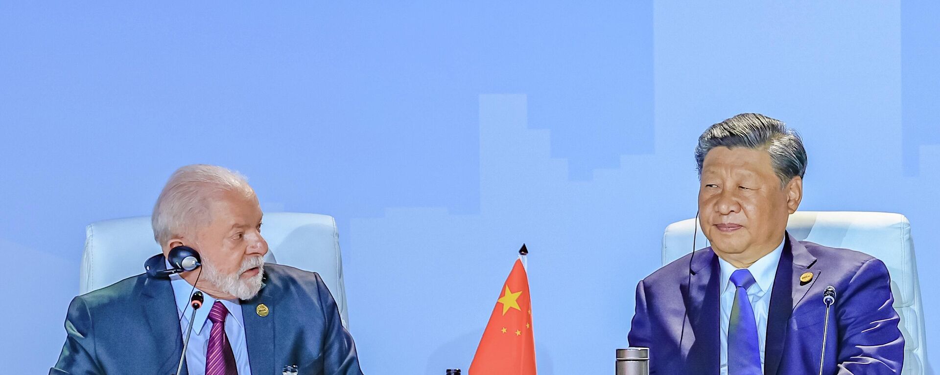 Presidente da República, Luiz Inácio Lula da Silva, durante sessão I do Diálogo de Amigos do BRICS, ao lado do homólogo chinês, Xi Jinping, 24 de agosto de 2023 - Sputnik Brasil, 1920, 26.08.2023