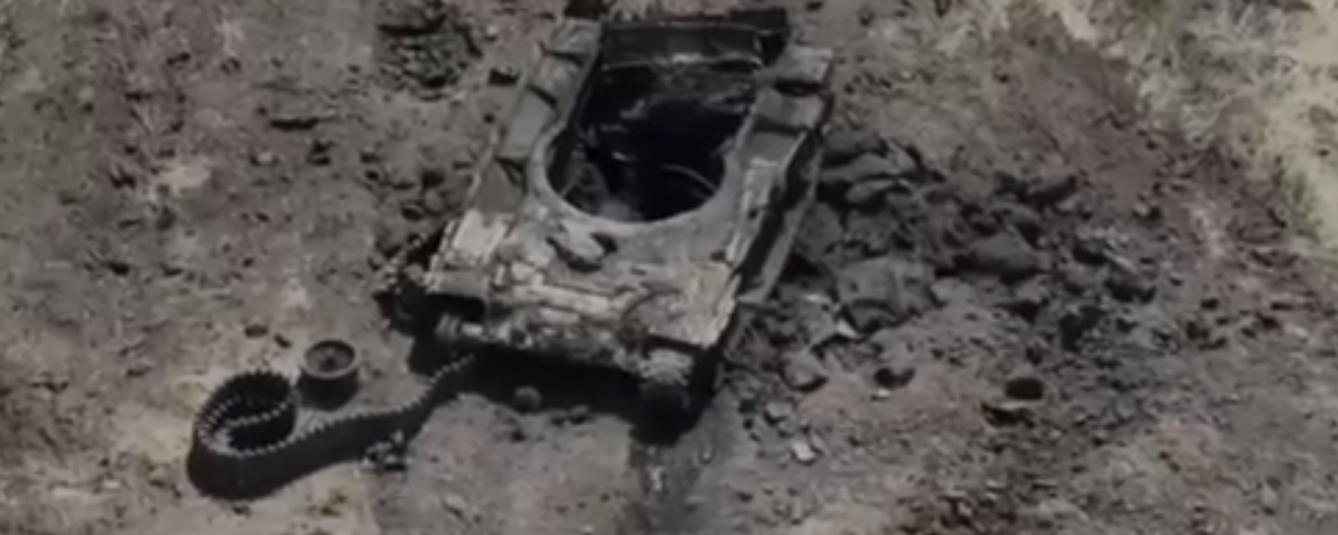 Captura de tela do vídeo do Ministério da Defesa da Rússia mostrando um tanque ucraniano destruído por ataques russos durante a tentativa de contraofensiva de Kiev - Sputnik Brasil, 1920, 10.09.2023