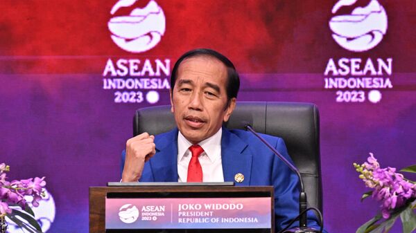 Joko Widodo, presidente indonésio, dá discurso durante cerimônia de encerramento da 43ª Cúpula da Associação de Nações do Sudeste Asiático (ASEAN, na sigla em inglês) em Jacarta, Indonésia, 7 de setembro de 2023 - Sputnik Brasil