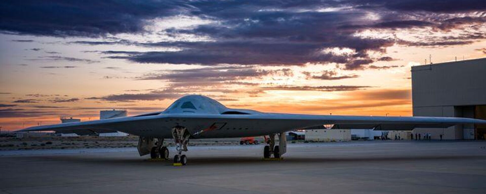 Protótipo do bombardeiro furtivo B-21 da Força Aérea dos EUA - Sputnik Brasil, 1920, 10.02.2026