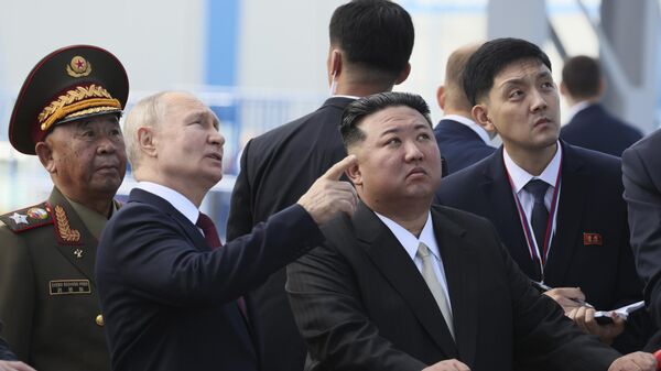 O presidente russo, Vladimir Putin, e o líder da Coreia do Norte, Kim Jong-un. Rússia, 13 de setembro de 2023 - Sputnik Brasil