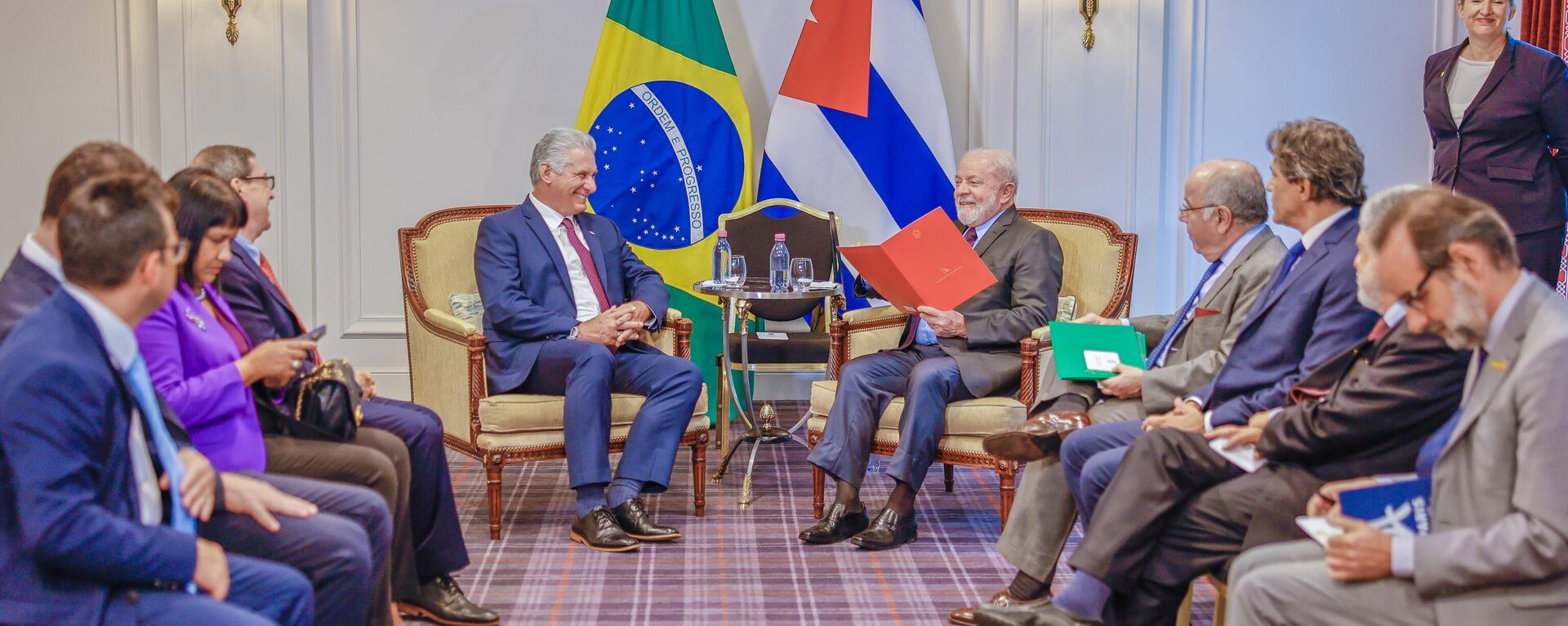 Presidente da República, Luiz Inácio Lula da Silva, durante encontro com o Presidente da República de Cuba, Miguel Díaz-Canel Bermúdez. - Sputnik Brasil, 1920, 15.09.2023