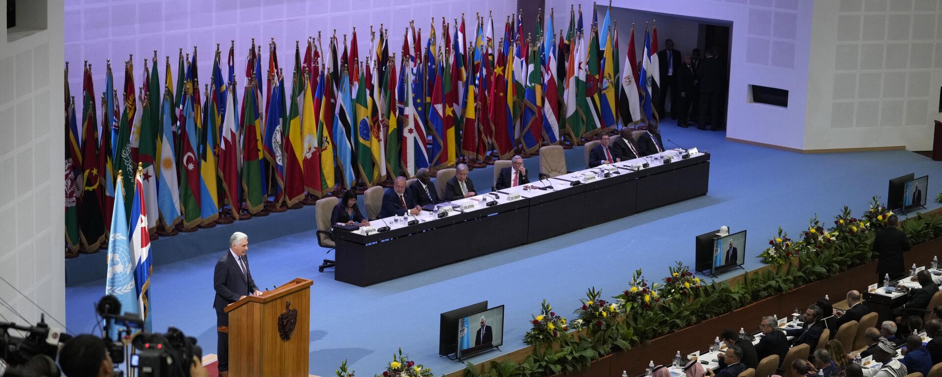 Miguel Díaz-Canel, presidente de Cuba, discursa para os líderes presentes na Cúpula do G77+China em Havana, Cuba, 15 de setembro de 2023 - Sputnik Brasil, 1920, 17.09.2023