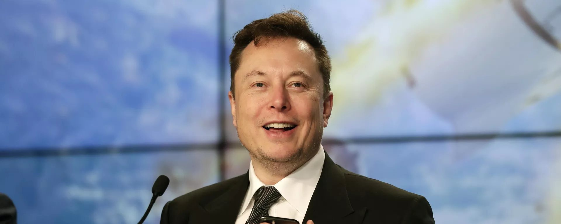 Elon Musk em entrevista coletiva após um voo de teste do foguete Falcon 9, em Cabo Canaveral, na Flórida. EUA, 28 de agosto de 2020 - Sputnik Brasil, 1920, 24.04.2024