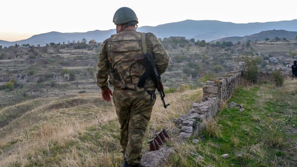Soldado do Exército azerbaijano em Nagorno-Karabakh (foto de arquivo)  - Sputnik Brasil
