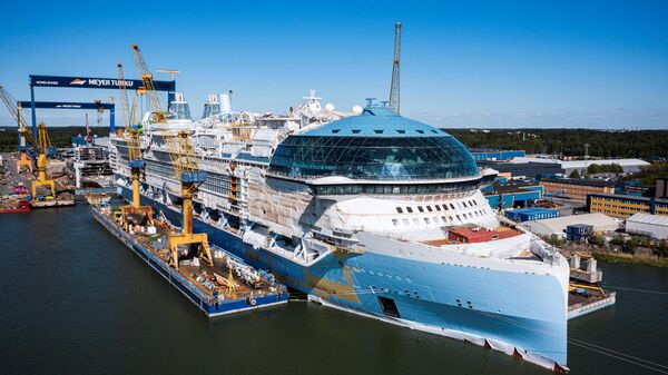 Construção do novo navio da Royal Caribbean no estaleiro Turku, na costa sudoeste da Finlândia. - Sputnik Brasil