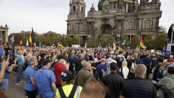 Protesto de ativistas próximos do partido de direita Alternativa para a Alemanha. Berlim, 3 de outubro de 2023 - Sputnik Brasil