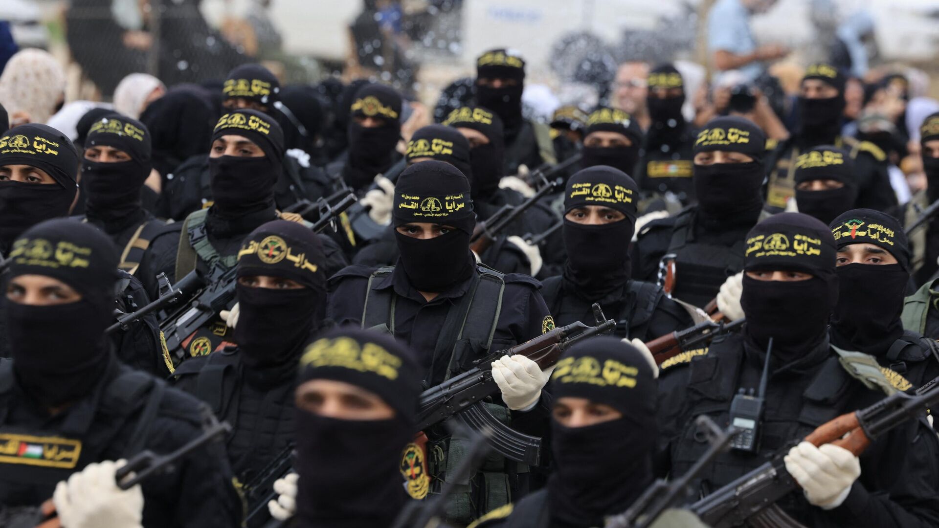 Militantes palestinos do movimento Jihad Islâmica participam de um desfile militar anti-Israel que marca o 36º aniversário da fundação do movimento. Cidade de Gaza, 4 de outubro de 2023 - Sputnik Brasil, 1920, 10.10.2023