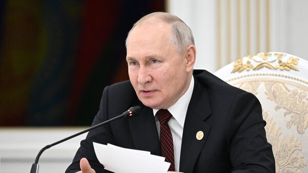 Presidente russo, Vladimir Putin, na reunião do Conselho de Chefes de Estado dos Países-Membros da Comunidade dos Estados Independentes no Quirguistão, 13 de outubro de 2023 - Sputnik Brasil