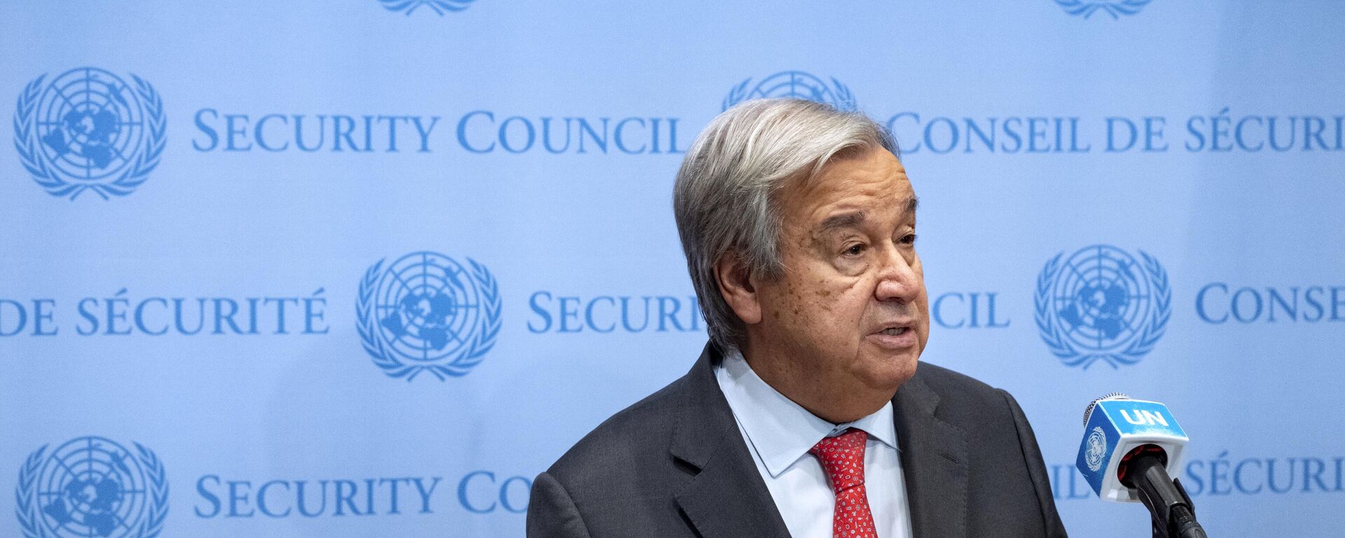 António Guterres aborda a situação de Israel e Gaza durante uma coletiva de imprensa na sede das Nações Unidas, em Nova York. EUA, 13 de outubro de 2023 - Sputnik Brasil, 1920, 06.11.2023