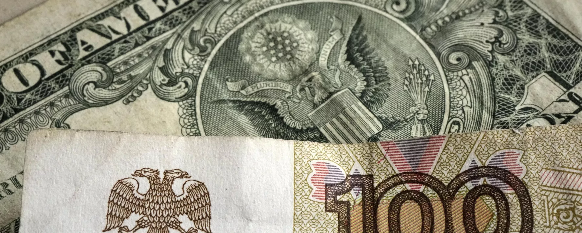 Economia russa bate dólar - Sputnik Brasil, 1920, 21.06.2024