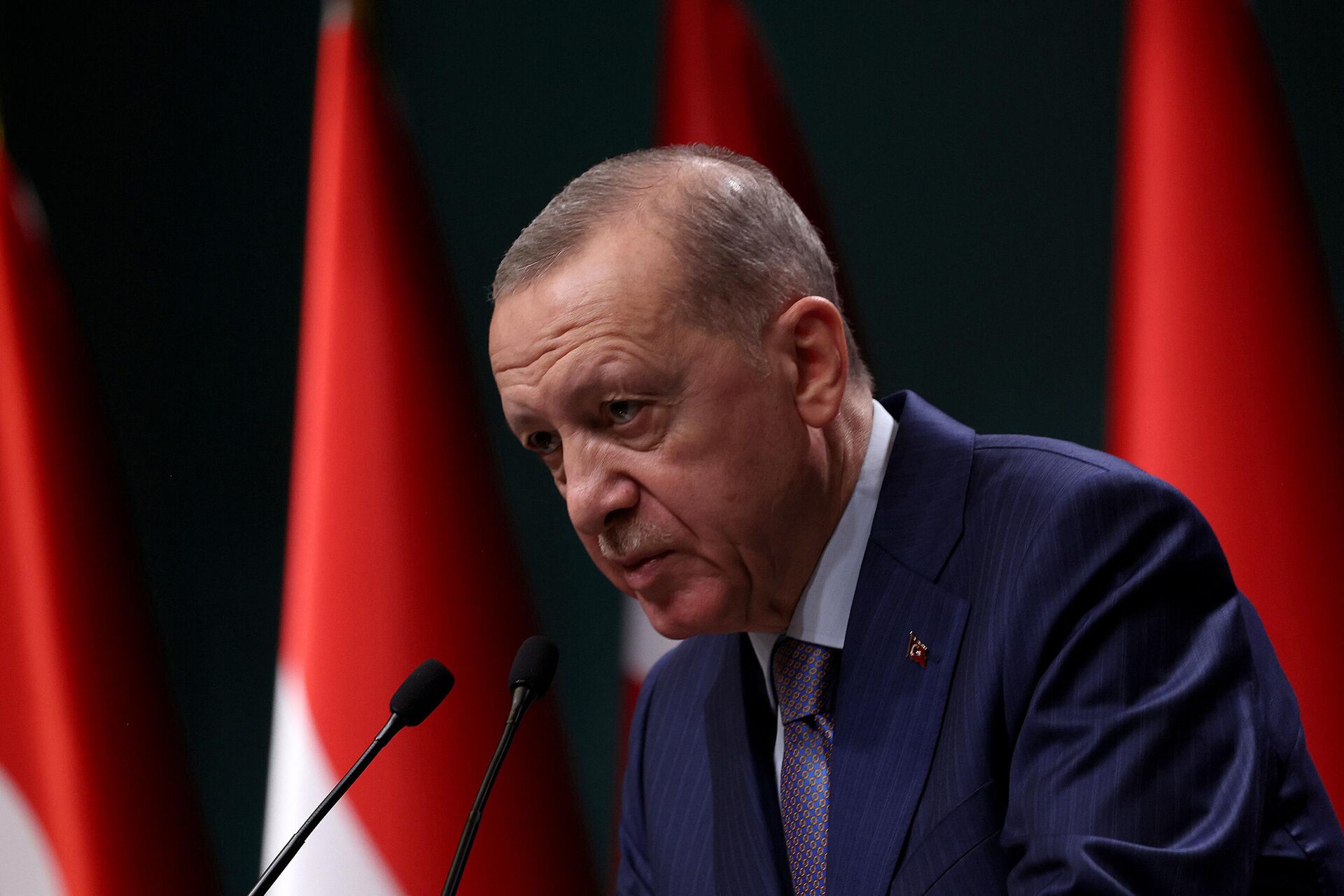 Recep Tayyip Erdogan, presidente da Turquia, participa de coletiva de imprensa com Karl Nehammer, chanceler da Áustria, no complexo presidencial de Ancara. Turquia, 10 de outubro de 2023 - Sputnik Brasil, 1920, 27.10.2023