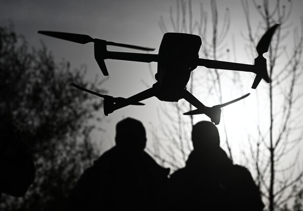 De Mavic a Lancet: como os militares russos treinam para pilotar drones - Sputnik Brasil